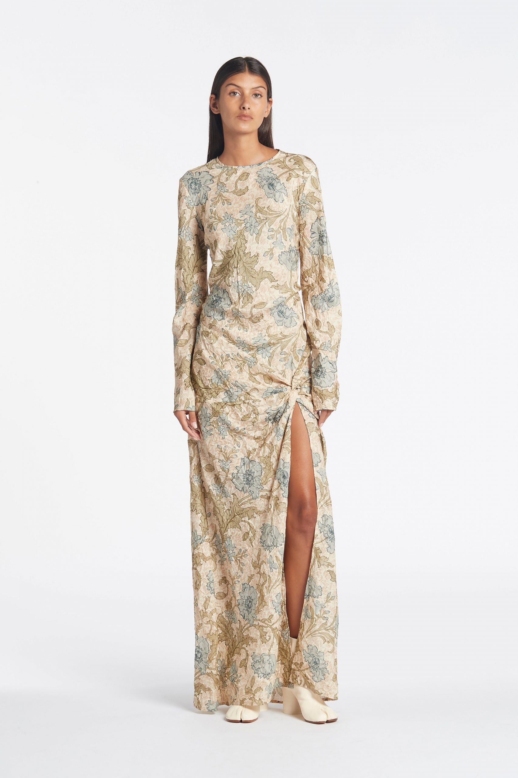 SIR Maev Gown